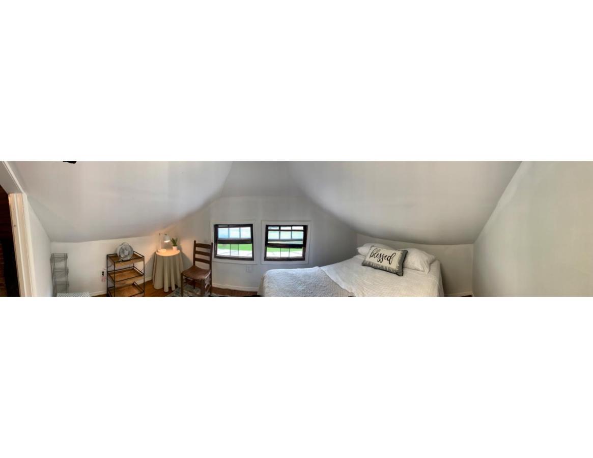 Getaway Country -entire House W/ Fireplace